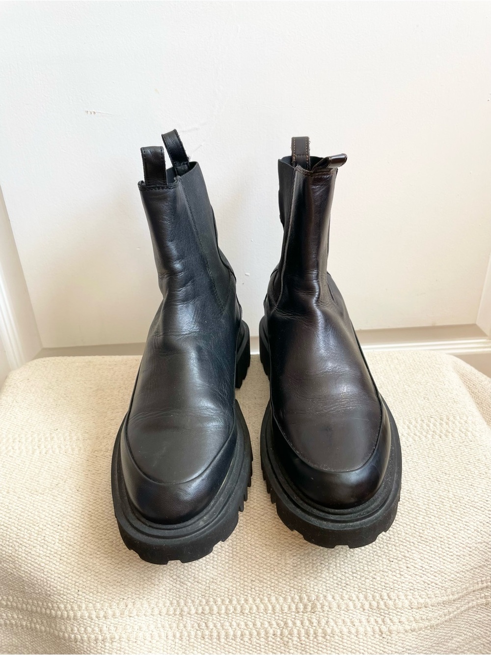 Womens AllSaints Harlee Lug Sole Black Leather Pull On Mid Chelsea Boots Size 40 - Picture 4 of 8